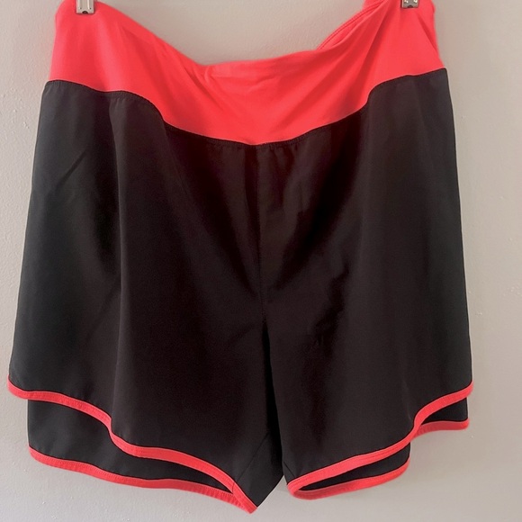 Energy Zone Women’s Plus Size 3x Black and Neon Pink Athletic Shorts - Picture 1 of 6